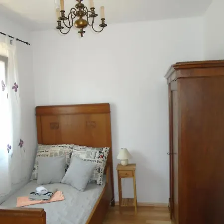 House Nikolas Holiday home Peroj